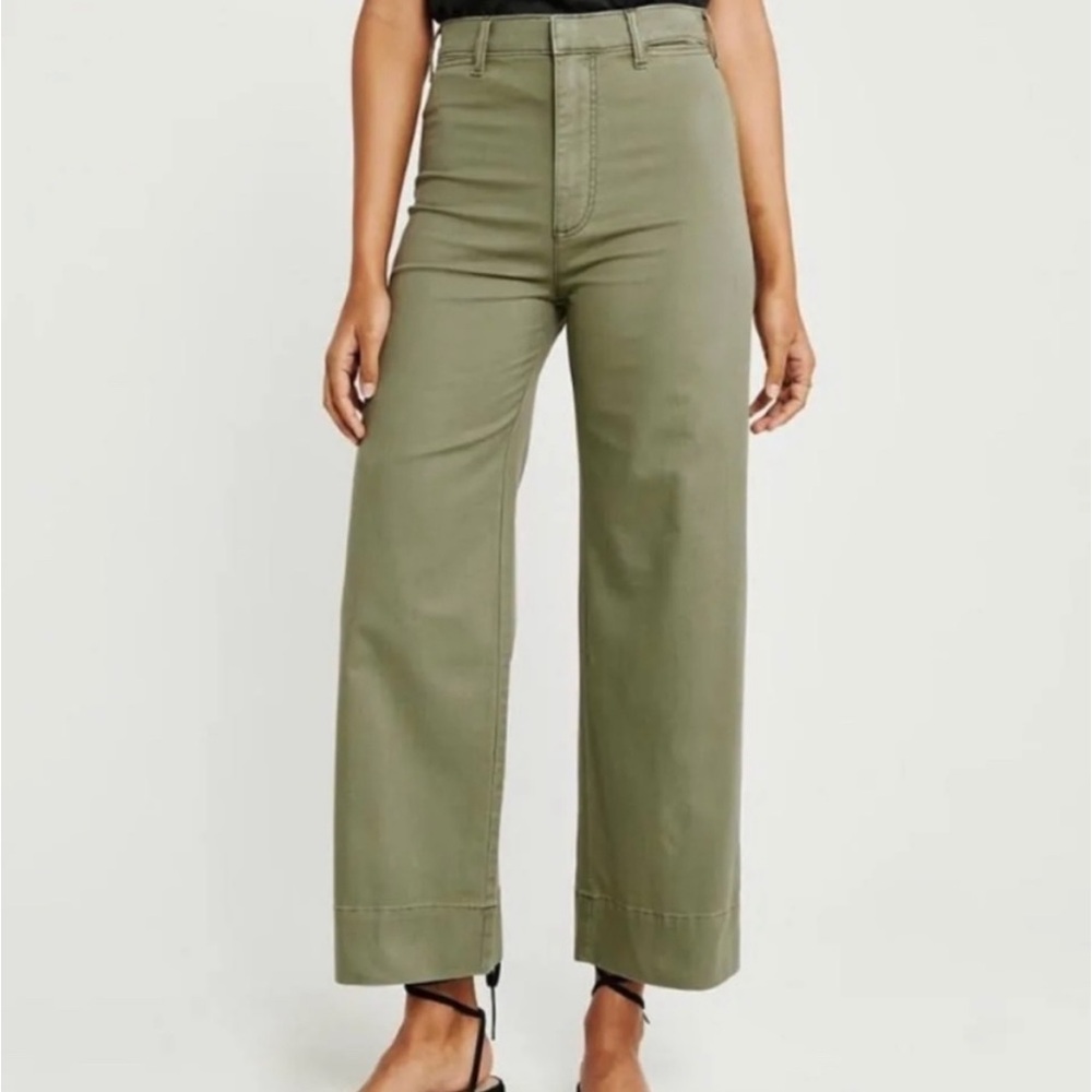 Green Abercrombie ultra high rise crop wide leg pants